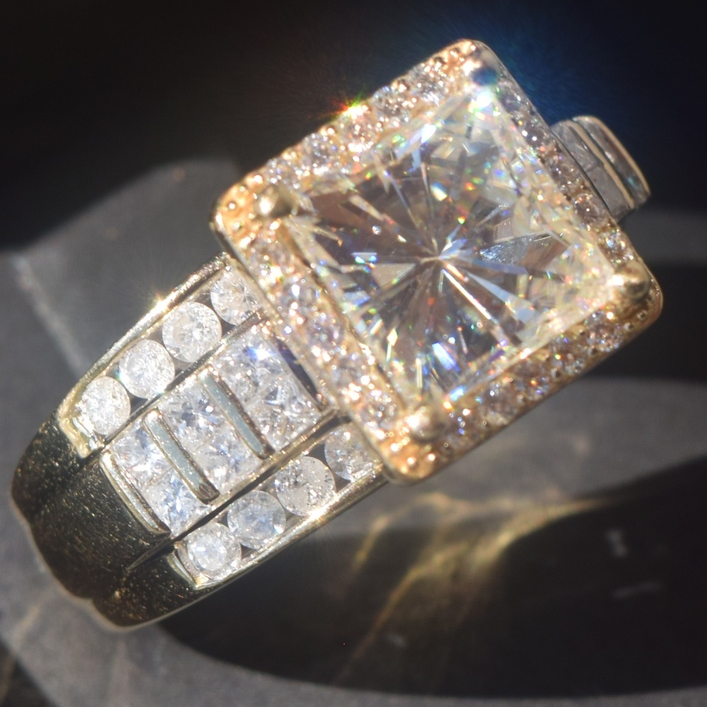 GORGEOUS Ladies Princess Cut Diamonds 14k Gold
